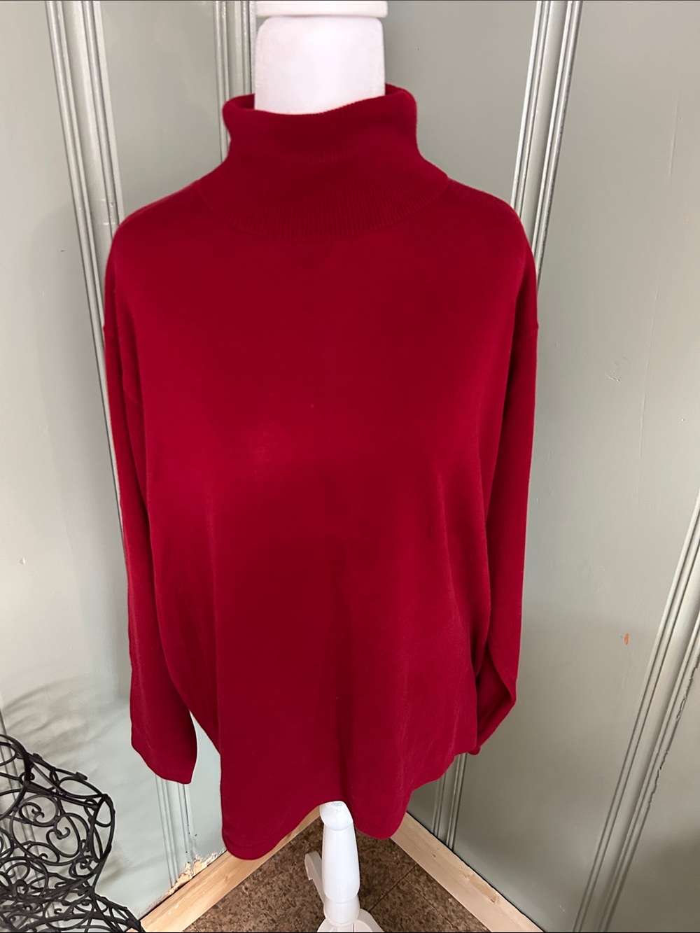Women's wineTurtleneck Sweater